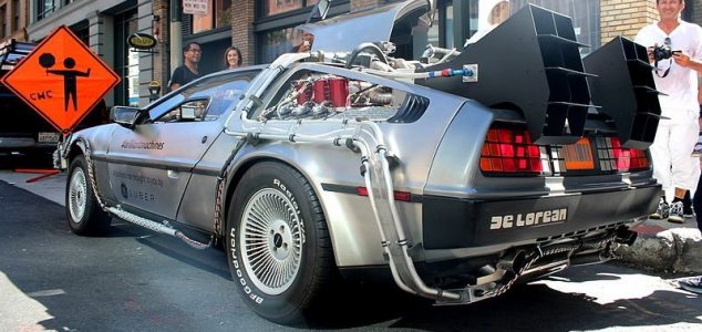 40letý Američan havaroval svůj stroj času