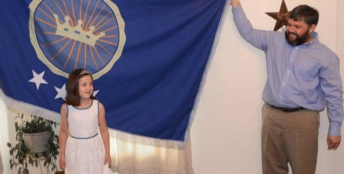 Američan udělal ze své dcery princeznu v království, které vytvořil sám.