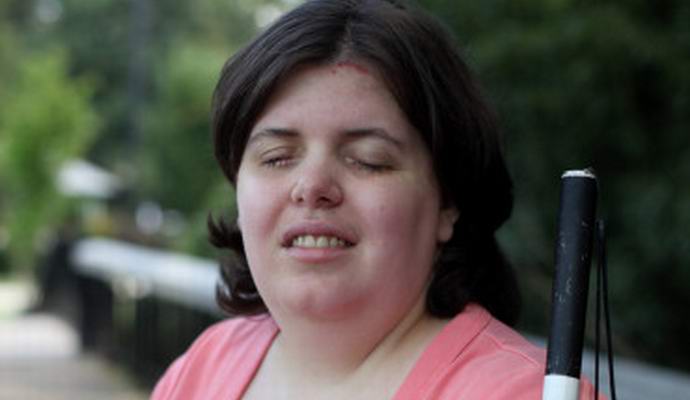 Američan, který chtěl oslepit, přivedl svůj sen k životu.