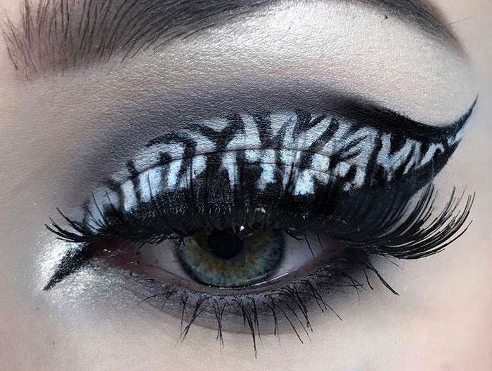 Americká maskérka maluje její obrazy po staletí