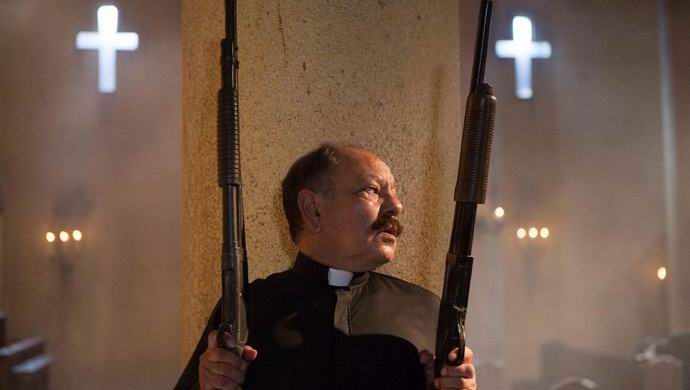 Američtí kněží a farníci se naučí střílet