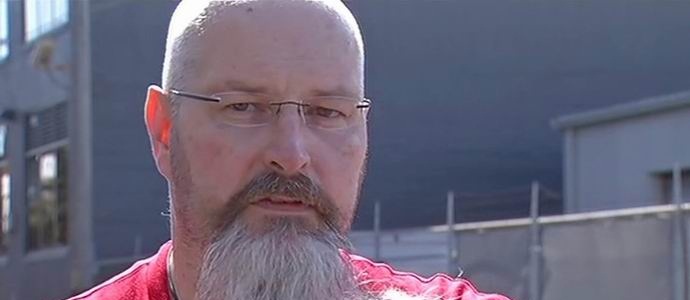 Americký hacker vrazil do palubního počítače létajícího letadla