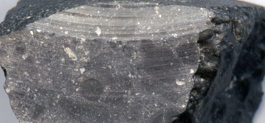 Starověká analýza meteoritů potvrzuje, že na Marsu byla voda, než se na Zemi objevil život 