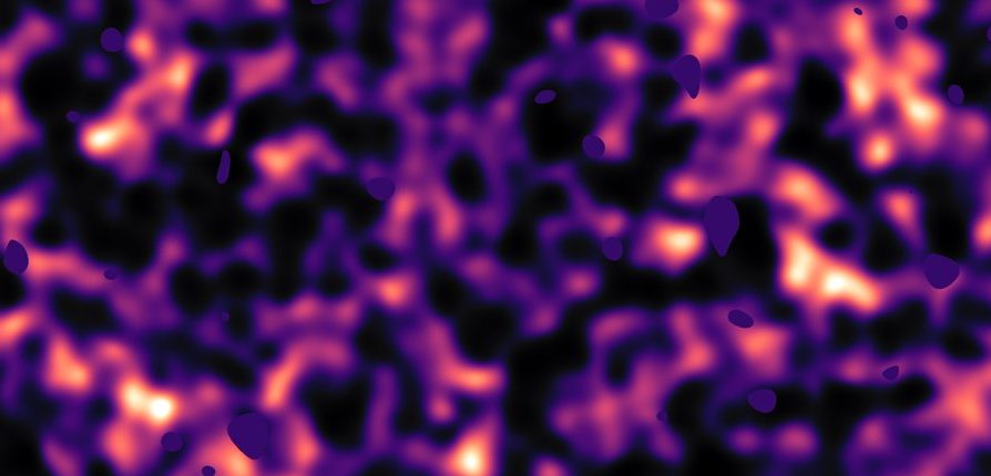 Astronomové odhalili dříve neznámou vlastnost distribuce temné hmoty ve vesmíru 