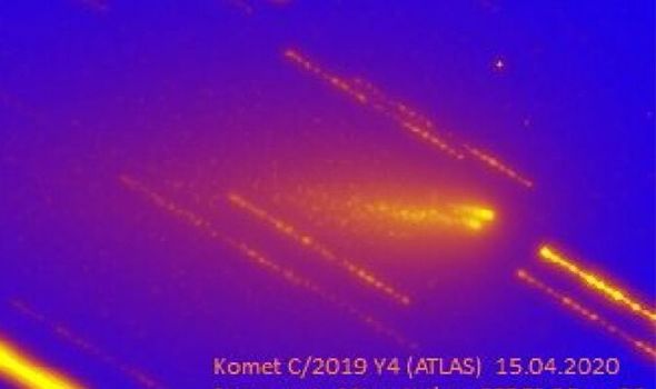 Astronomové zachycují rozpad komety ATLAS 
