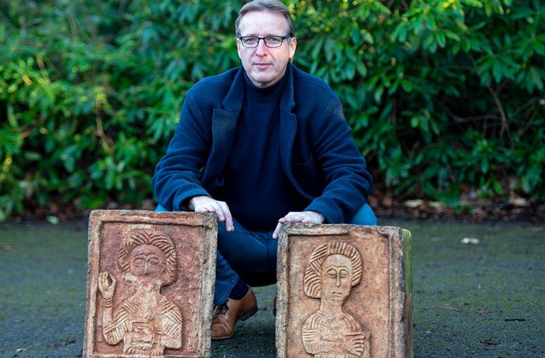 Záhadné exponáty ukradené z kostela byly zázračně nalezeny.