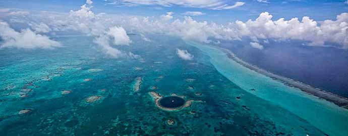 Velká modrá díra v Belize