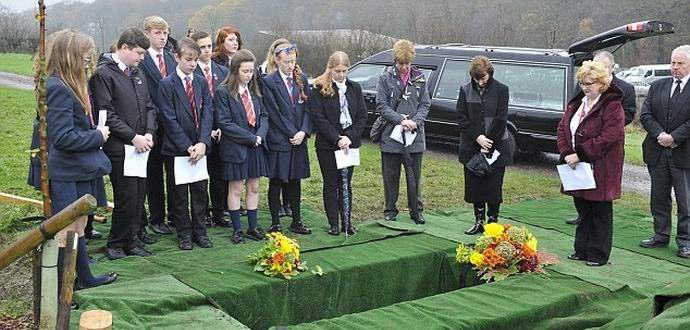 Britové pohřbili tréninkovou kostru