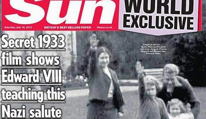 Britští novináři zveřejnili fotografii s nacistickým pozdravem královské rodiny