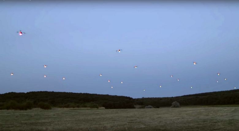 Samoorganizující se roje miniaturních robotů - nový směr v robotice