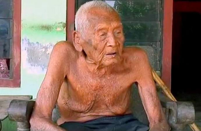 Muž, který žije století a půl, sní o smrti