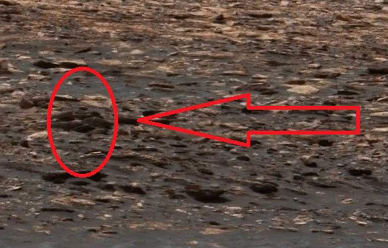 Humanoidní postava objevená na Marsu