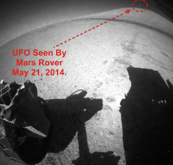 Něco pravidelně startuje z Marsu