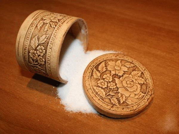 co se stane, když posypete solí 