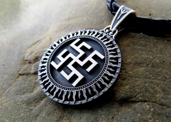 Amulet květu kapradiny 