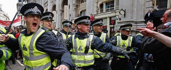 Demokracie je nepředvedená síla sáčku na peníze