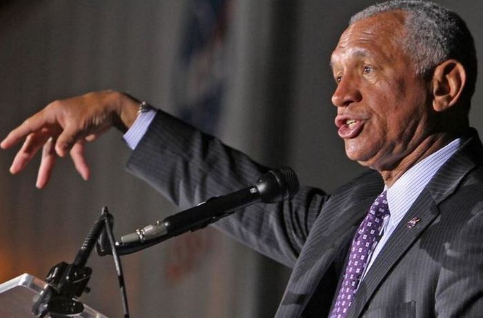 Ředitel NASA veřejně oznamuje mimozemskou invazi