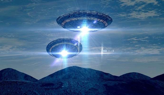 Dva UFO letěli nad Francií