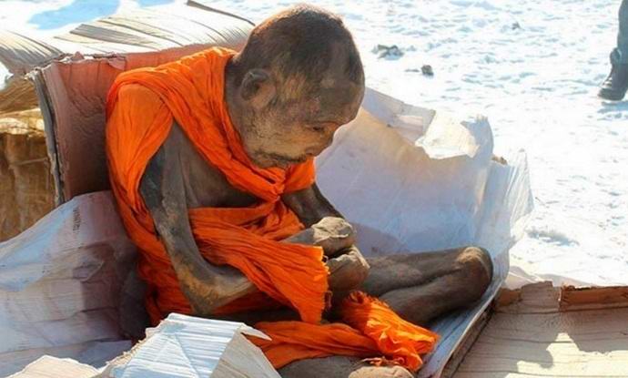 Ukázalo se, že dvousetletá mumie mongolského mnicha žije.