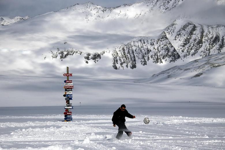 Extreme Colin O'Brady se chystá překročit Antarktidu sám