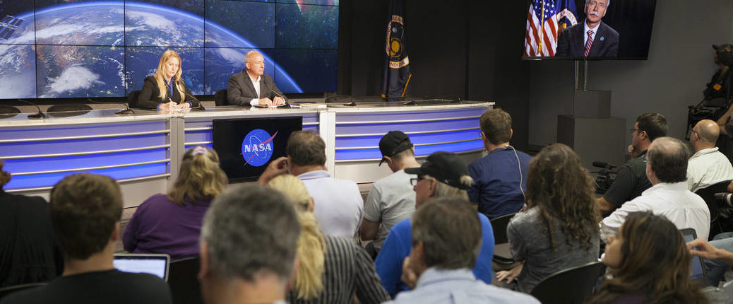 Nouzová tisková konference NASA - živý přenos 