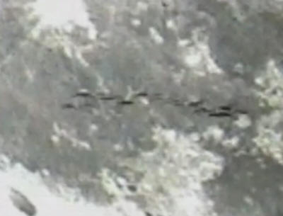 UFO squadron letí před měsícem - střílí sledovací kameru