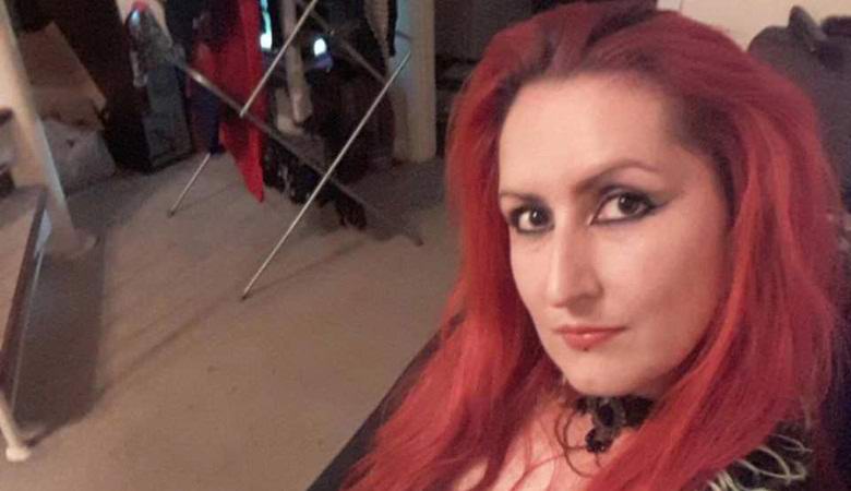 Fantom babičky byl natištěn na fotografii Britů.