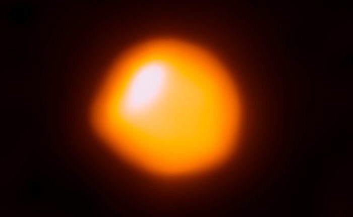 Fyzici simulují explozi Betelgeuse jako supernovu 