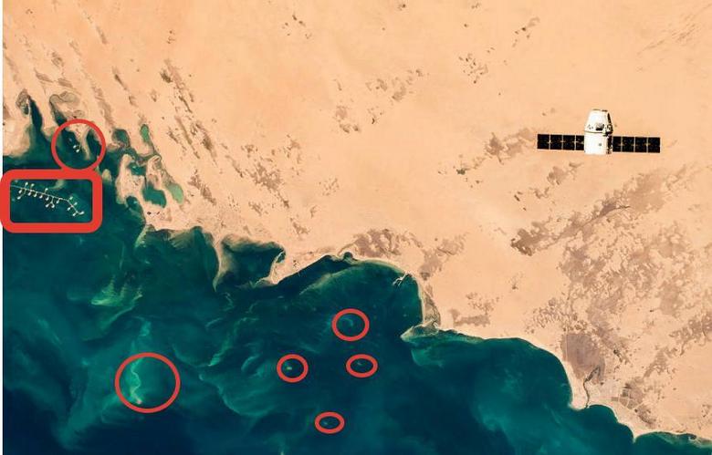 Fotografie s tajemnými předměty publikovanými NASA