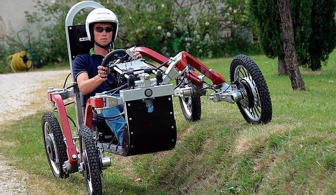 Francouzi vytvořili jedinečný pavouk s neuvěřitelným křížem