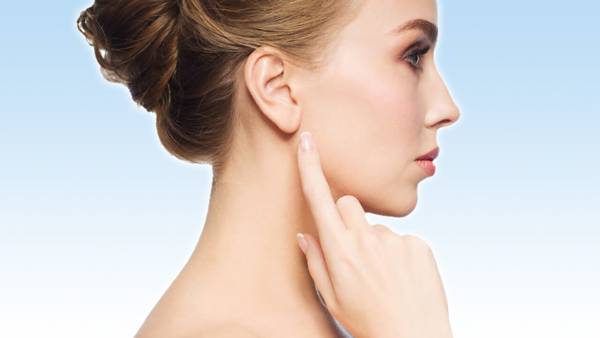 hořící znamení pravého ucha 