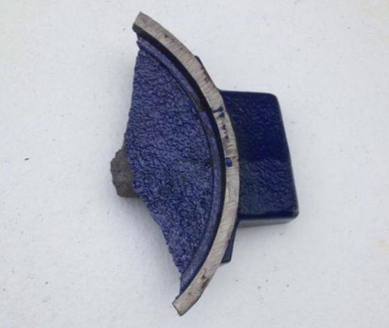 A opět do amerického domu vletěl neidentifikovaný detail.