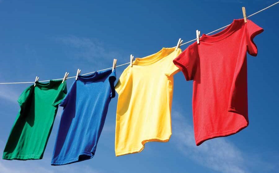 Indičtí vědci dostali elektřinu z mokrého oblečení