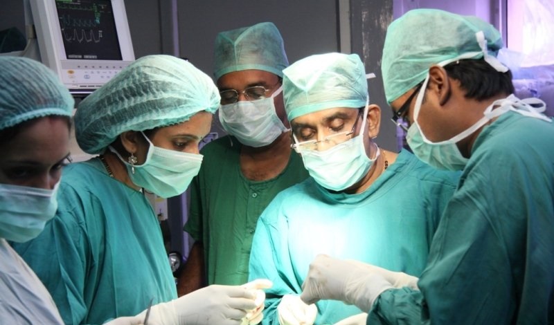 Indičtí lékaři odstranili 526 zubů ze sedmiletého dítěte