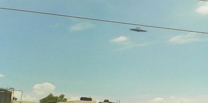 Indický chlapec měl štěstí, že fotografoval létající talířek