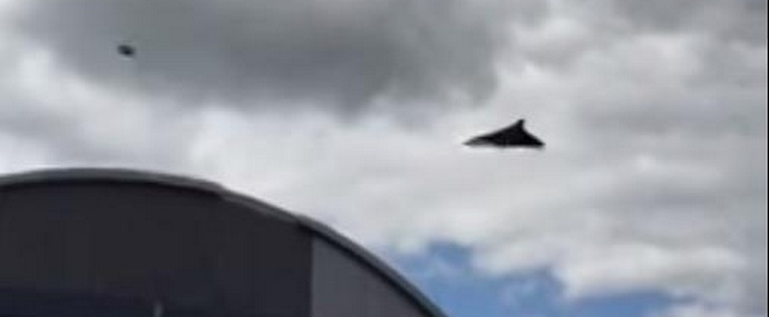 Cizinci přistoupili?