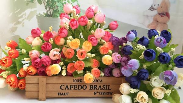 je možné nechat umělé květiny v domácích znameních 