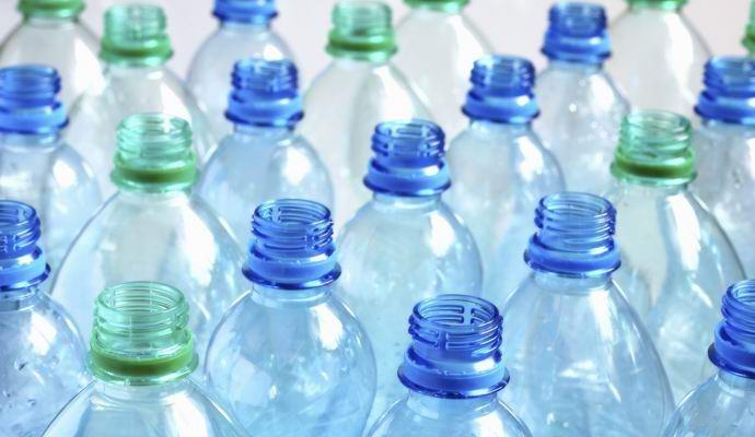 Naučili jsme se, jak vyrábět palivo z plastu