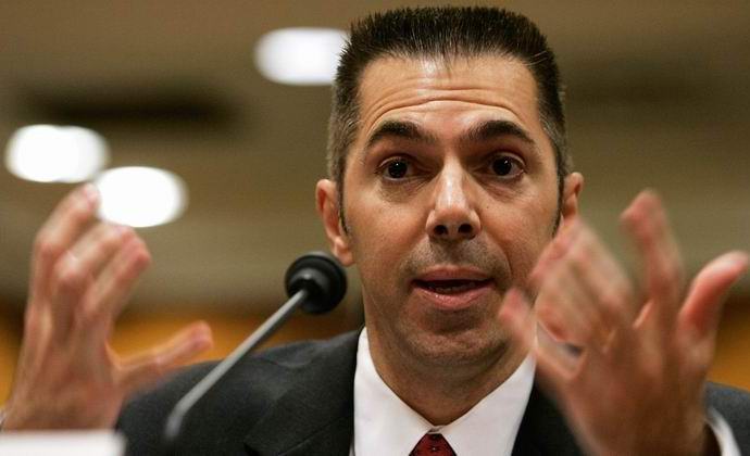 Slavný vědec rozpoznal reinkarnaci člověka v paralelních světech.