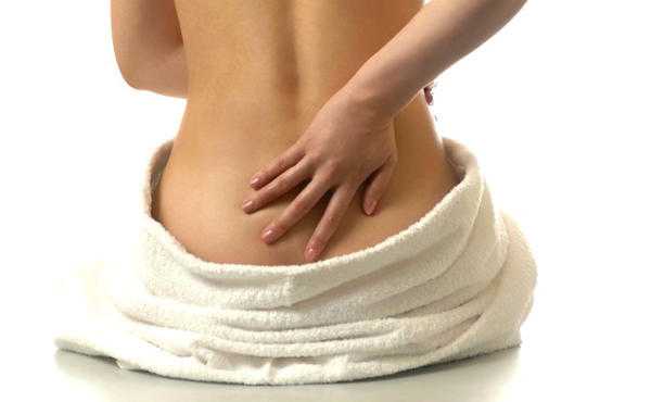 Proč může svrbí zadní kost 