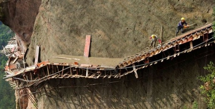 Jak Číňané opravují horské turistické stezky