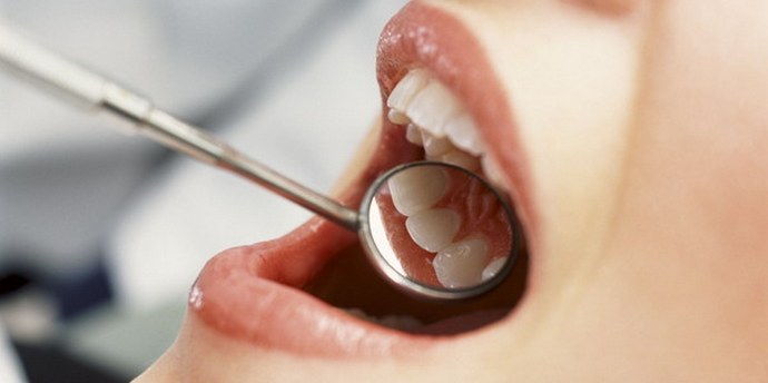 Jak udržovat zdravé a silné zuby?