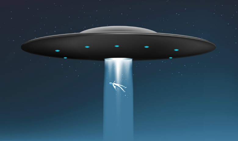 Bezpečnostní kamera zachycuje okamžik únosu majitele domu mimozemšťany