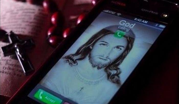 Katoličtí kněží očividně přináší ...