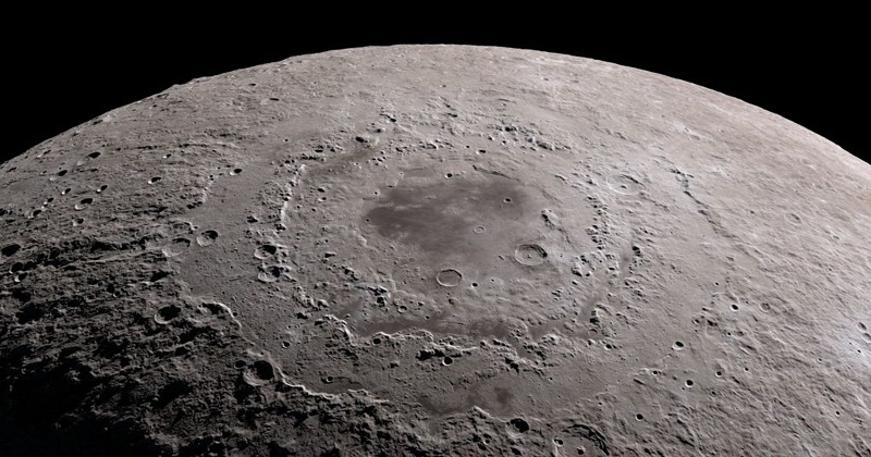 Čínský rover objevil na Měsíci nepochopitelnou látku