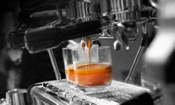 Káva vyrobená pomocí kávovaru obsahuje olovo.