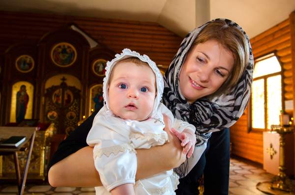 proč nemůže dívka pokřtít první dívku 