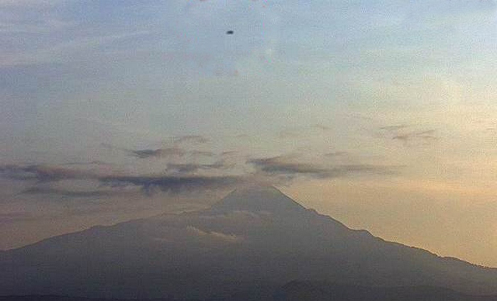 Cizí lodě opouštějí základnu