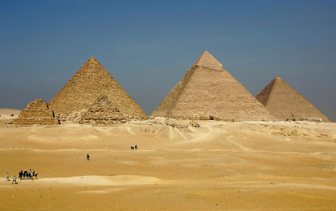 Kdo postavil pyramidy v Egyptě