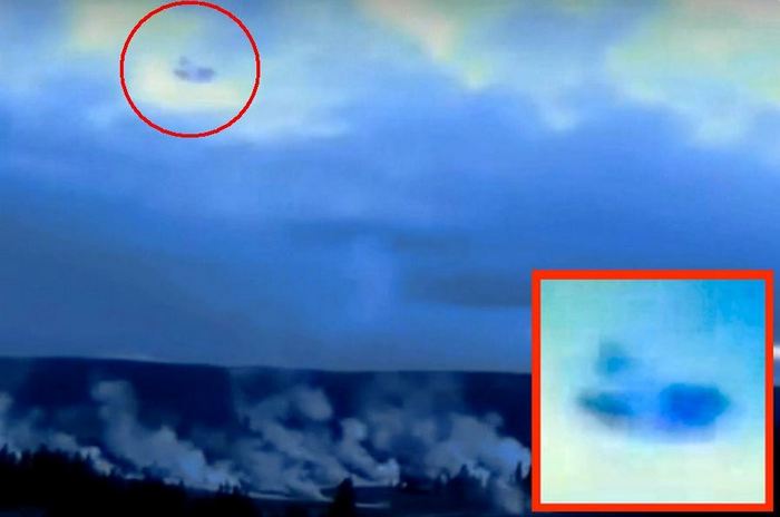 Mimozemská letadla krouží nad Yellowstonským parkem